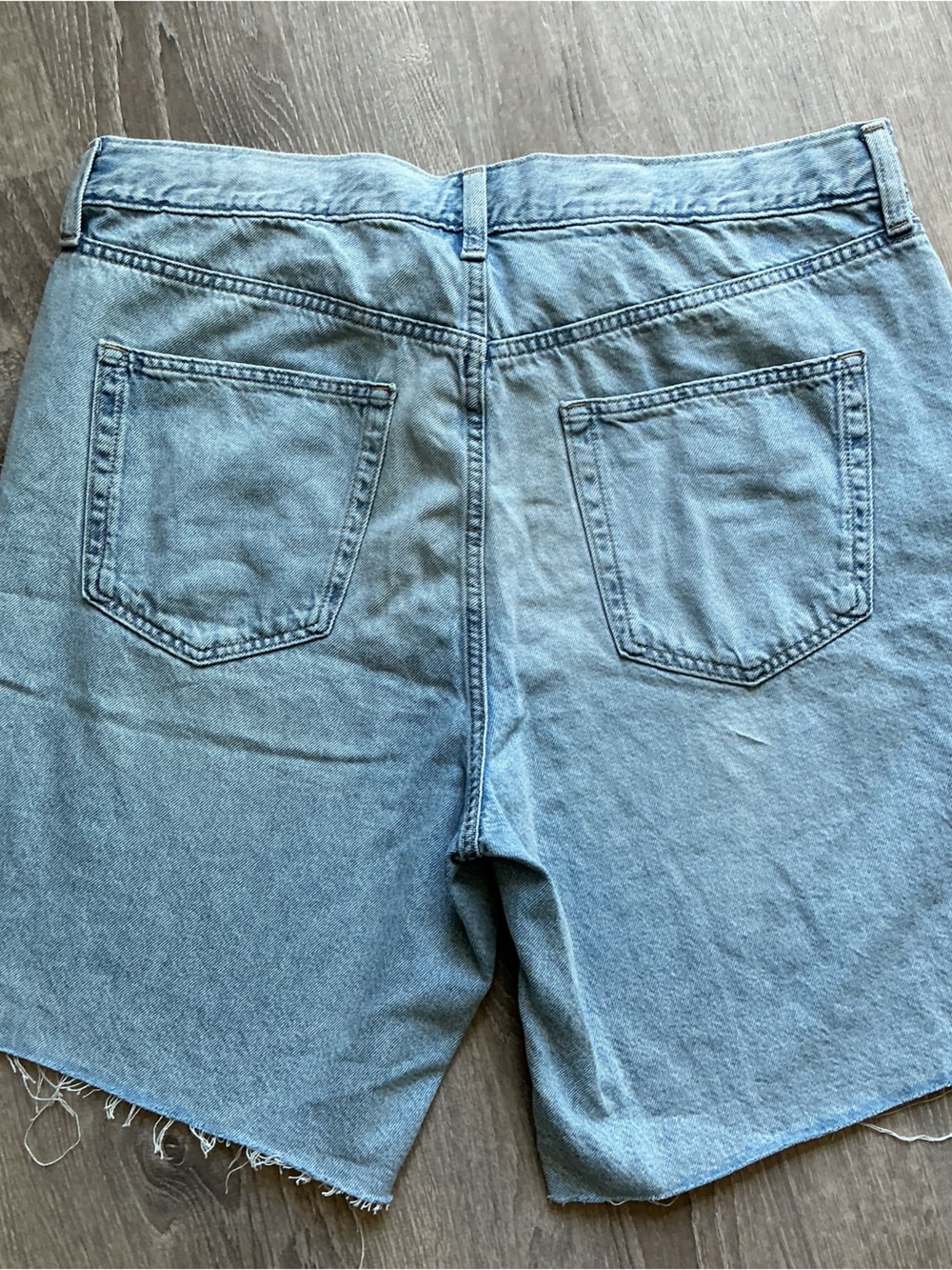 NWT GAP Light Wash Denim Mid Thigh Drawstring Shorts - Picture 6 of 7
